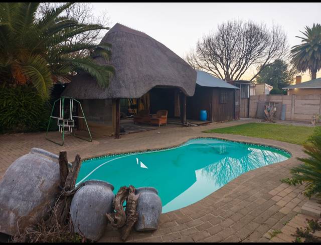 5 BEDROOM HOUSE FOR SALE IN WILGEHOF